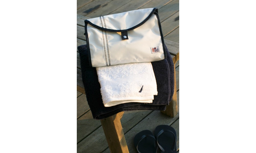 SailorBags Newport Hanging Vegan Toiletry Kit